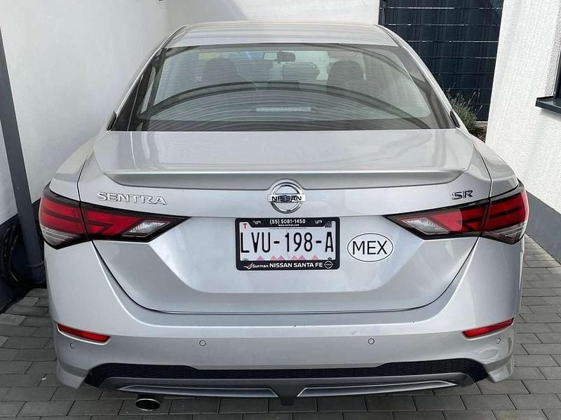 Silber Gebraucht 2023 Nissan Sentra Limousine | 17.500 € - Bild 1/4