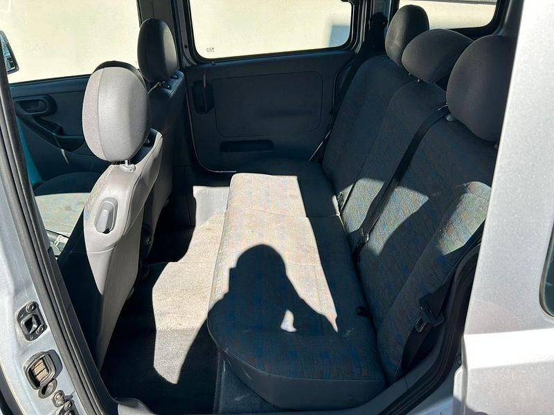 Second-hand Opel Combo 87 CP (63 kW) 2002 Argintiu Monovolum