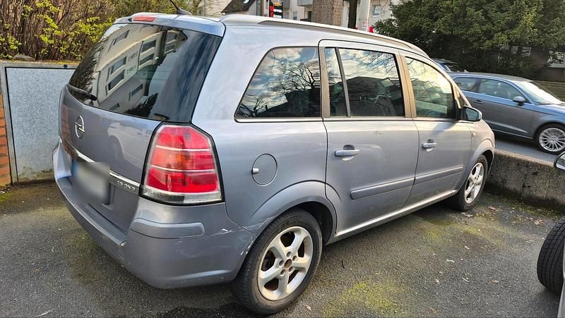 Gebraucht Opel Zafira 97 PS (71 kW) 2007 Grau Van / Kleinbus