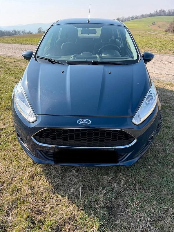 Gebraucht Ford Fiesta 95 PS (69 kW) 2017 Blau Limousine