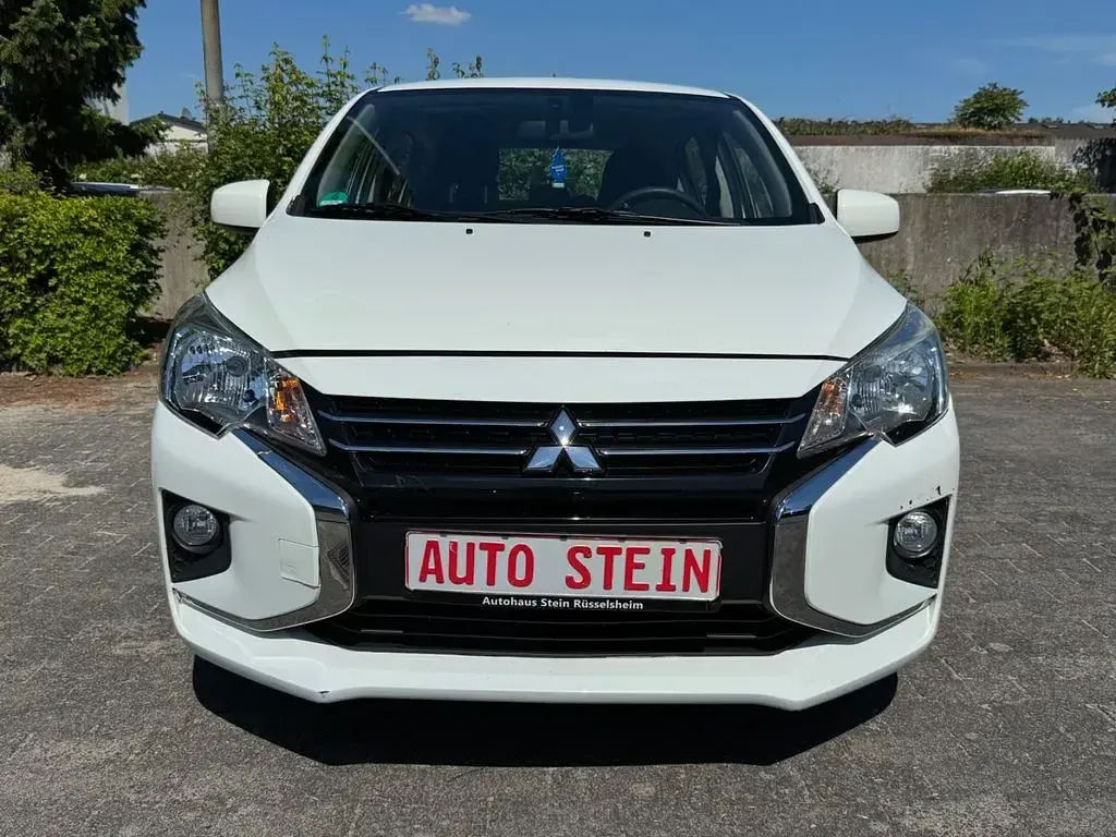 Gebraucht Mitsubishi Space Star Basis 71 PS (52 kW) 2020 Weiß Kleinwagen