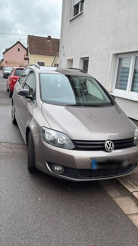 Second-hand VW Golf VII 85 CP (62 kW) 2013 Maro Hatchback