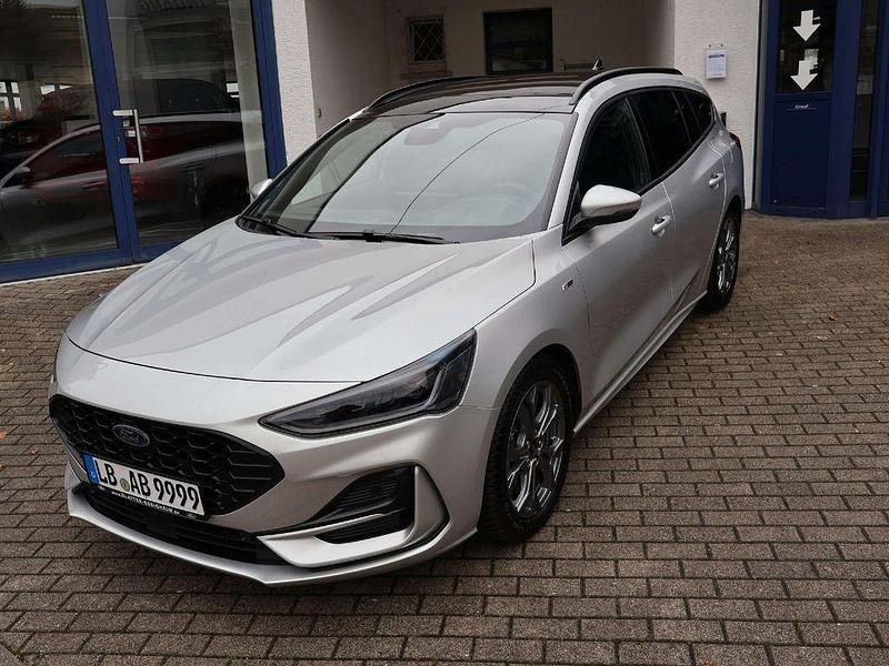 Polarsilber Gebraucht 2023 Ford Focus ST-Line Kombi | 24.750 € (Fairer Preis) - Bild 1/3