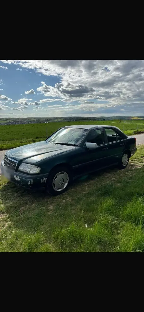 Gebraucht Mercedes C180 1996 Grün Limousine