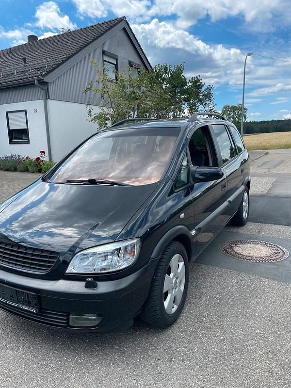 Schwarz Gebraucht 2002 Opel Zafira Van / Kleinbus | 2.499 € (Etwas zu teuer) - Bild 1/4