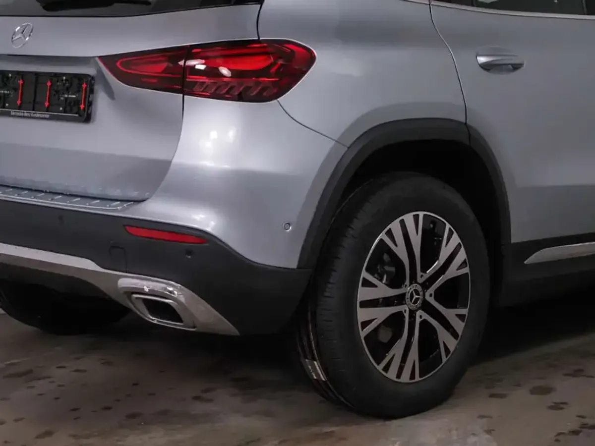 Gebraucht Mercedes GLA180 Progressive 136 PS (100 kW) 2025 Silber SUV