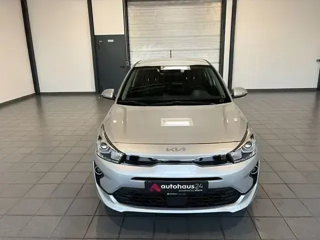 Gebraucht Kia Rio Vision 101 PS (74 kW) 2023 Silber Limousine