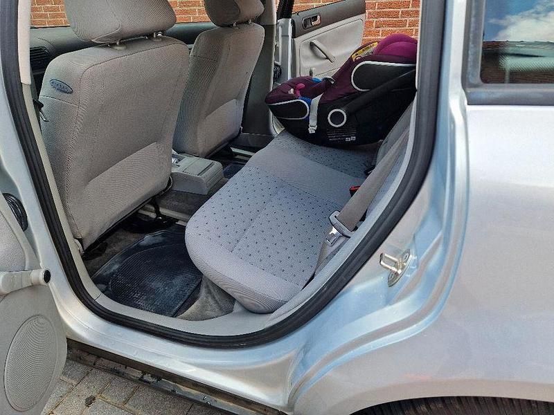 Silber Gebraucht 1997 VW Passat Basis Limousine | 2.100 € (Fairer Preis) - Bild 1/4