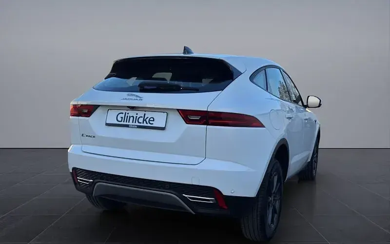 Käytetty Jaguar E-Pace 165 HP (121 kW) 2022 Valkoinen Katumaasturi