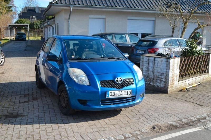 Gebraucht Toyota Yaris 69 PS (50 kW) 2007 Blau Kleinwagen