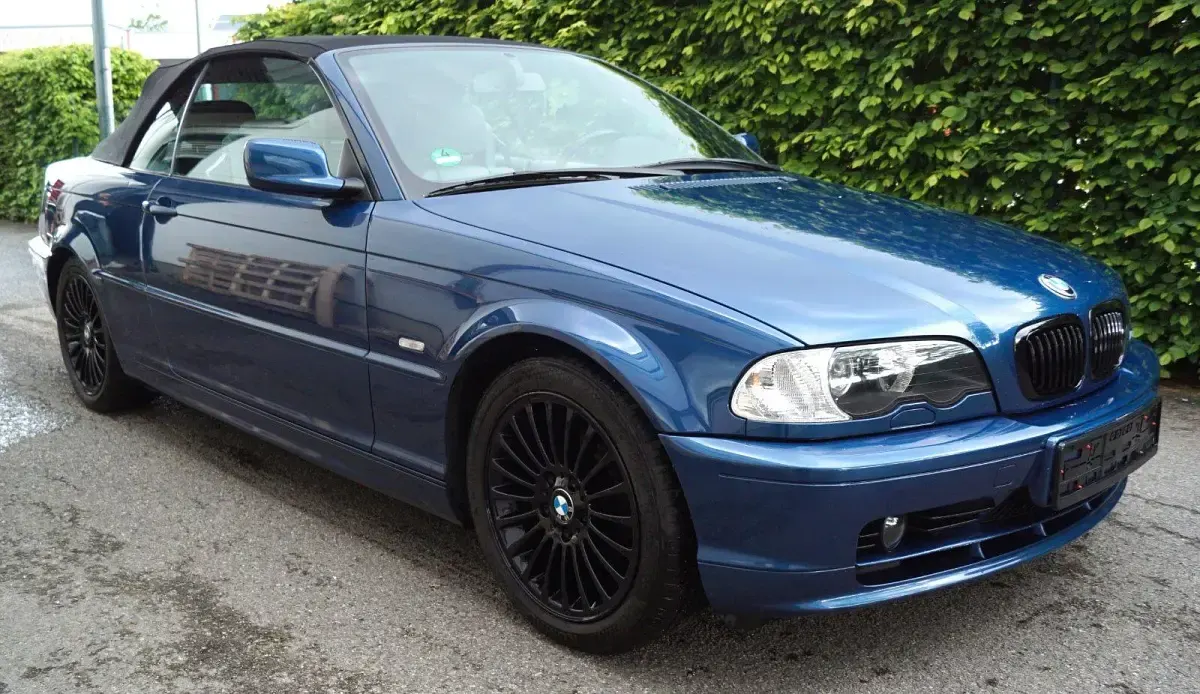 Gebraucht BMW 318 Cabriolet 143 PS (105 kW) 2002 Blau Cabrio