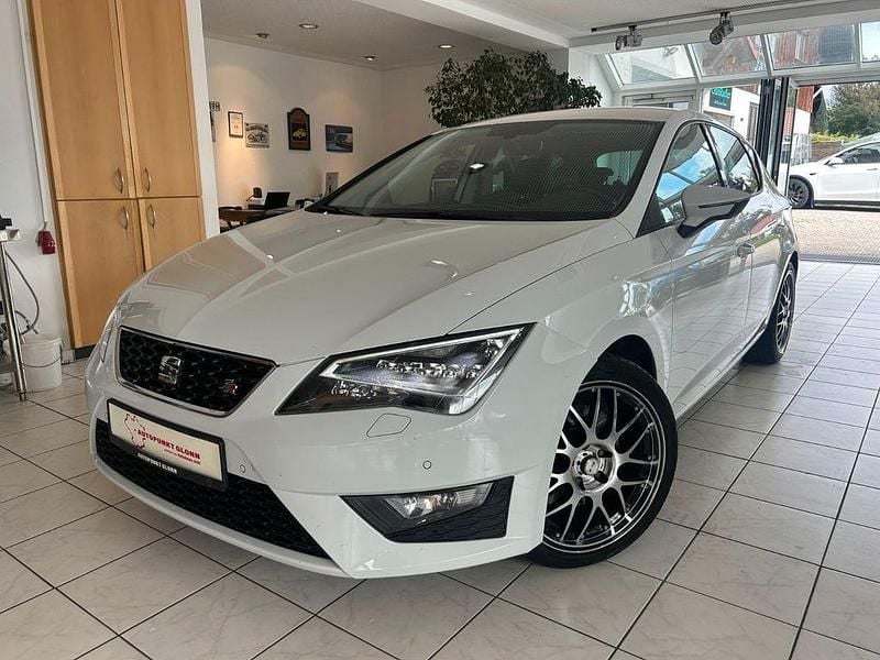 Weiß Gebraucht 2016 Seat Leon FR Limousine | 8.990 € (Superpreis) - Bild 1/4