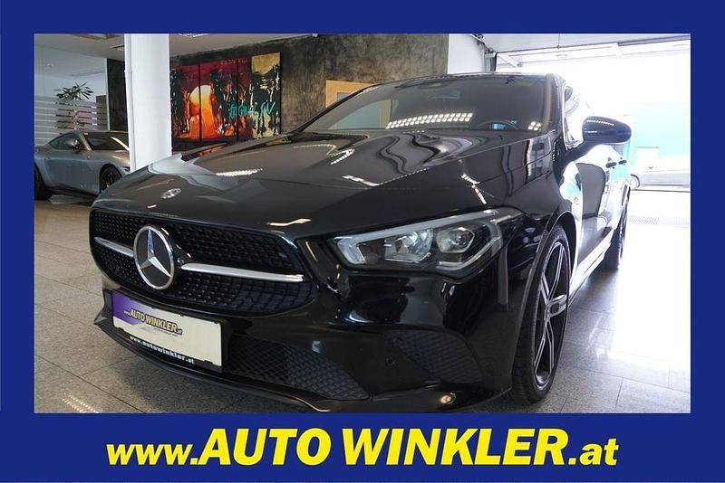 Schwarz Gebraucht 2020 Mercedes CLA200 AMG Limousine | 20.390 € (Fairer Preis) - Bild 1/4