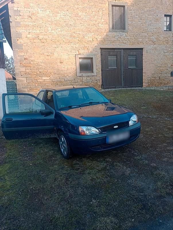 Blau Gebraucht 2002 Ford Fiesta Kleinwagen | 750 € (Superpreis) - Bild 1/4