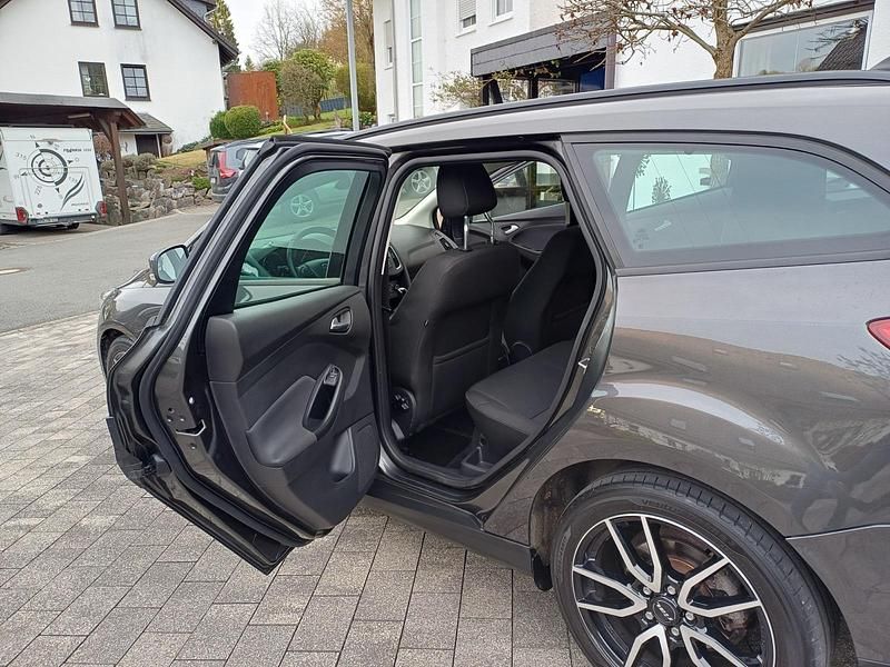 Second-hand Ford Focus 95 CP (69 kW) 2017 Gri Break
