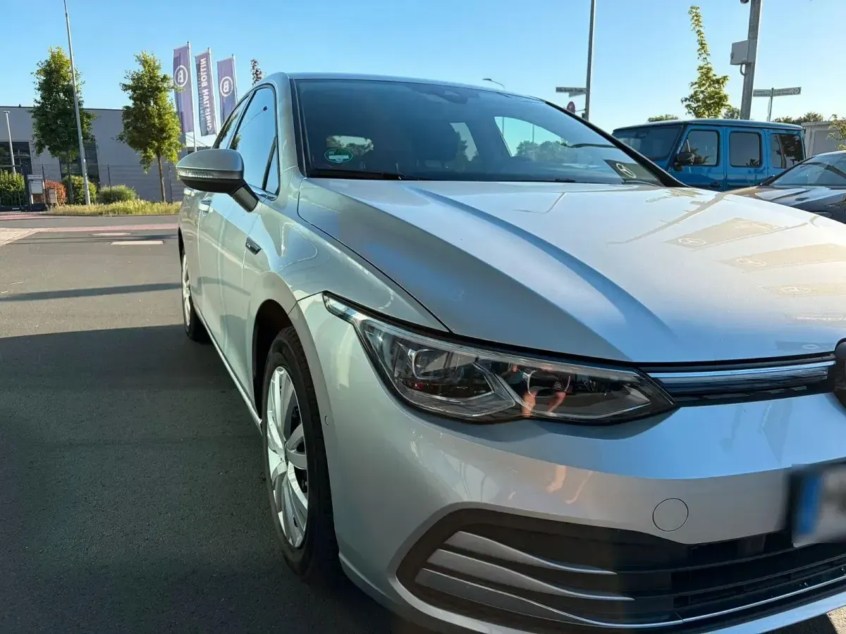 Gebraucht VW Golf VIII Style 150 PS (110 kW) 2023 Silber Kleinwagen