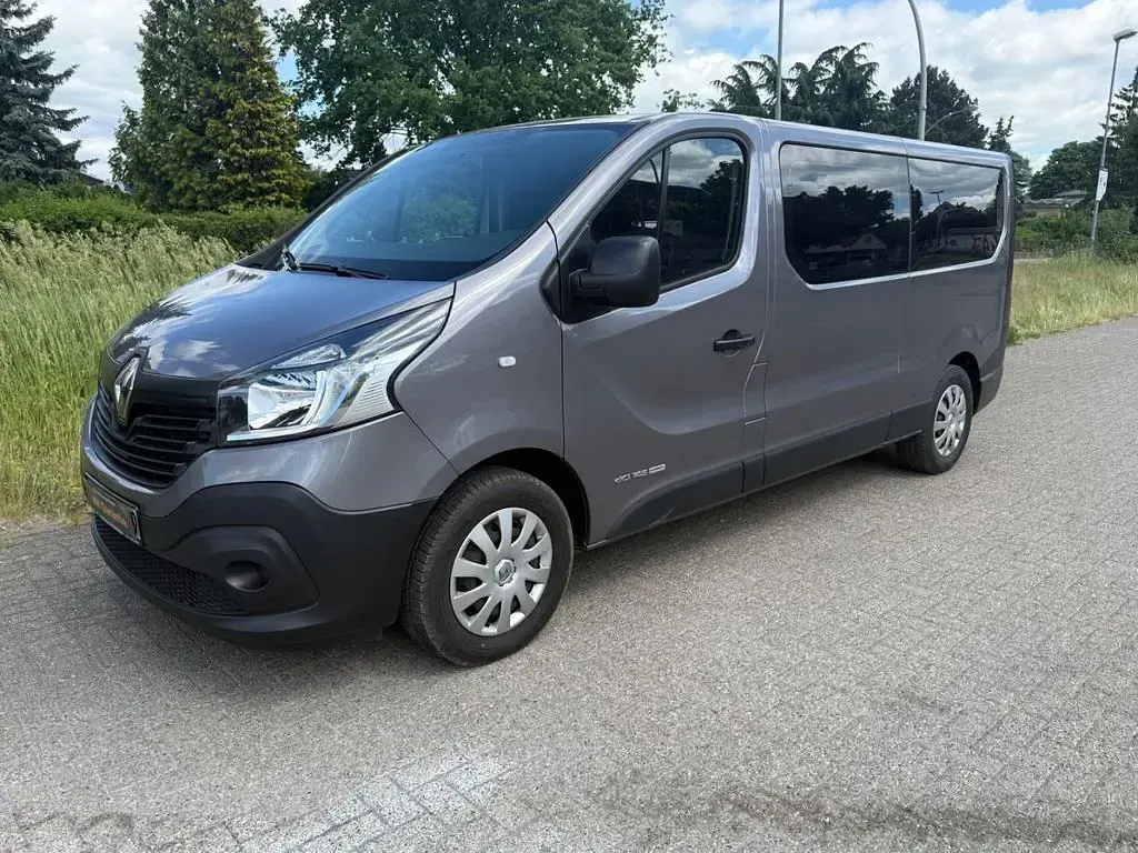 Gebraucht Renault Trafic Expression 145 PS (106 kW) 2017 Grau Van / Kleinbus