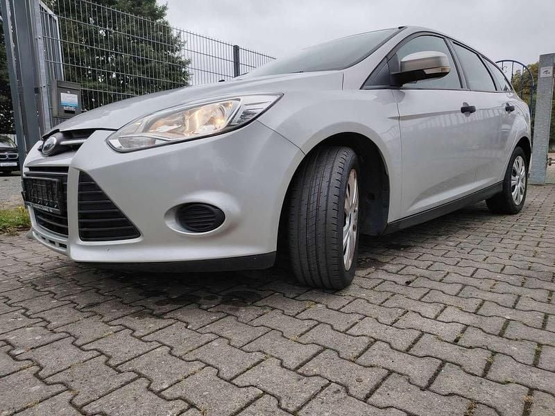 Silber Gebraucht 2014 Ford Focus Titanium Kombi | 2.200 € (Superpreis) - Bild 1/4