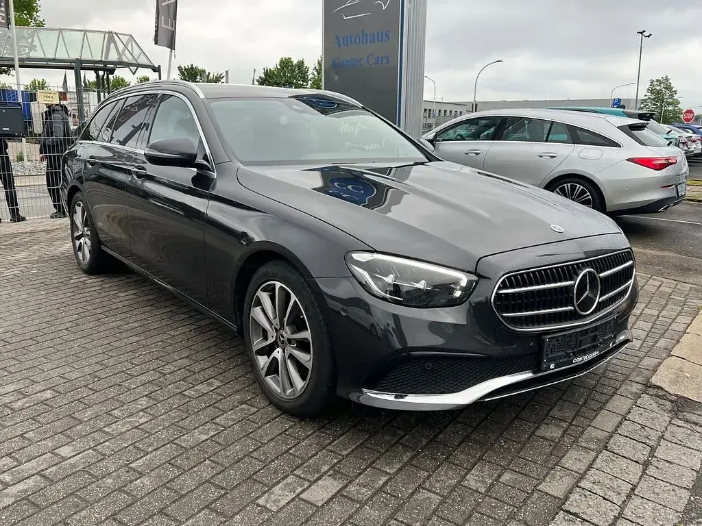 Second-hand Mercedes E300 265 CP (194 kW) 2023 Gri Berlinǎ