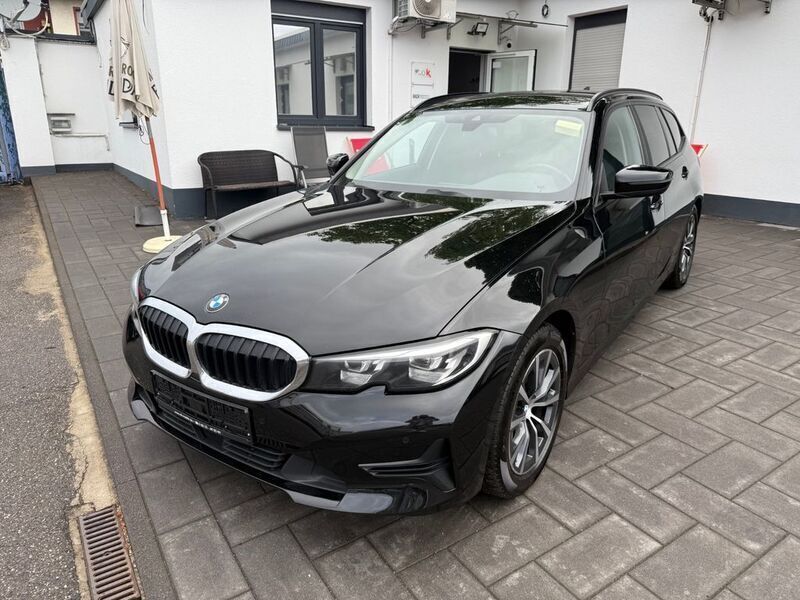 Schwarz ii Gebraucht 2021 BMW 320 Advantage Kombi | 17.980 € (Etwas zu teuer) - Bild 1/4