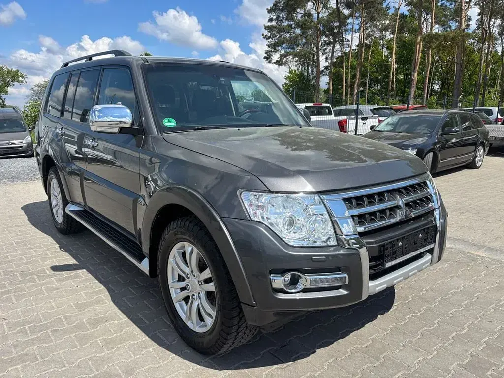 Gebraucht Mitsubishi Pajero 190 PS (139 kW) 2018 Grau SUV