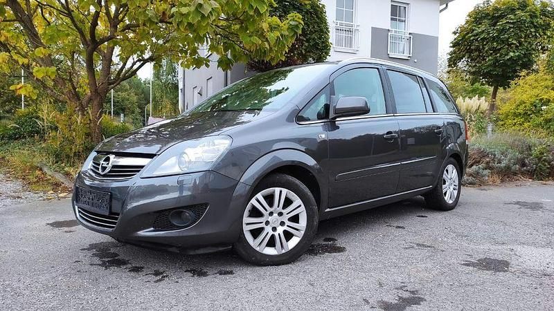 Gebraucht Opel Zafira Innovation 140 PS (102 kW) 2011 Grau Van / Kleinbus
