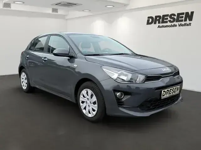 Gebraucht Kia Rio Edition 7 84 PS (61 kW) 2023 Prg) perennial grey m (grau Kleinwagen