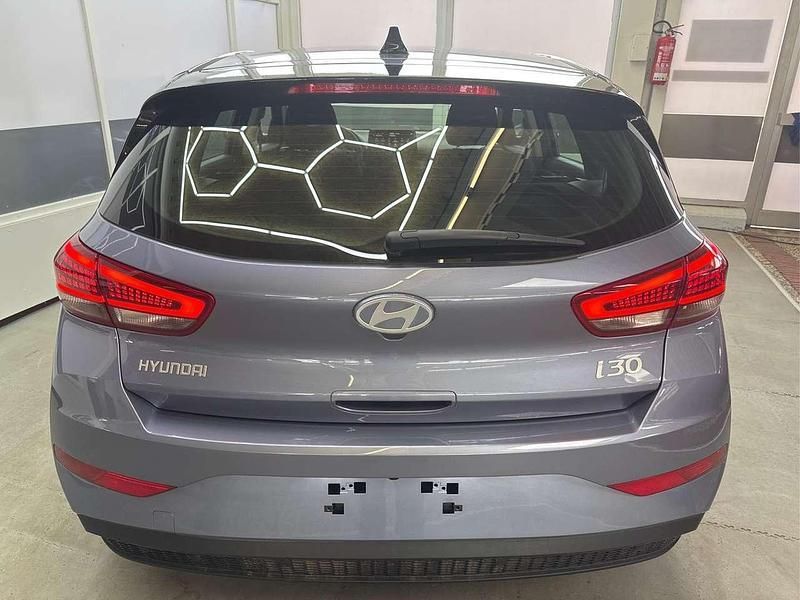 Neu Hyundai i30 Style 95 PS (69 kW) 2025 Meta blue pm2 Limousine