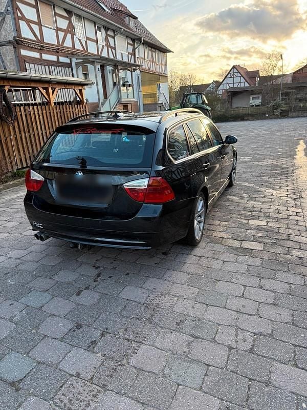 Second-hand BMW 330 231 CP (169 kW) 2007 Negru Break