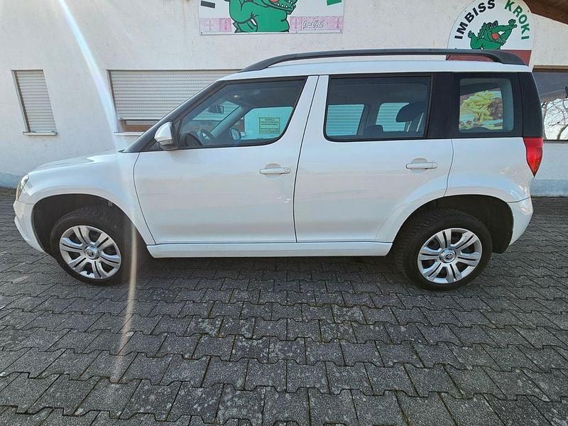 Weiß Gebraucht 2014 Skoda Yeti Active SUV | 6.500 € (Fairer Preis) - Bild 1/4