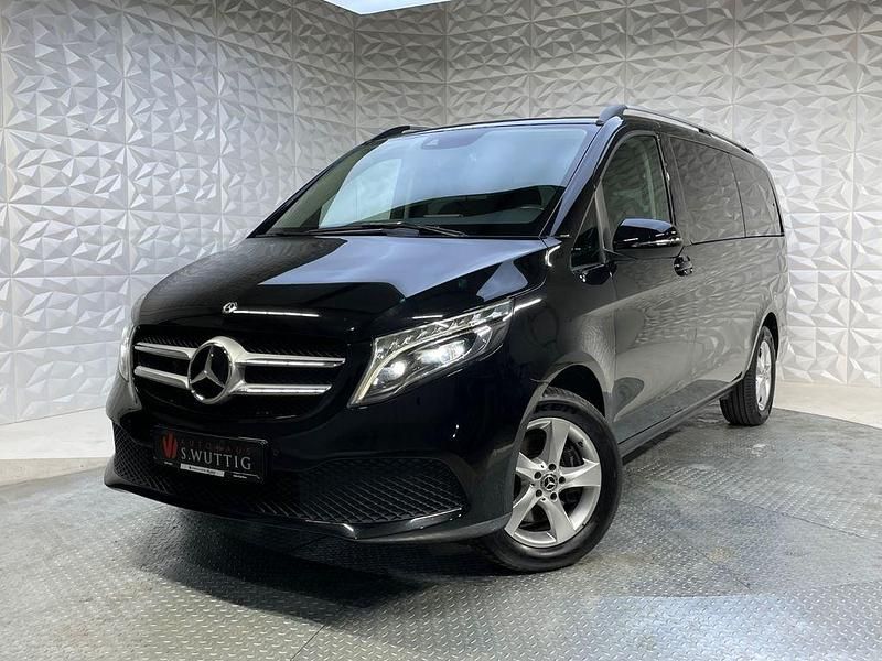 Schwarz Gebraucht 2019 Mercedes V300 Edition Van / Kleinbus | 42.580 € (Fairer Preis) - Bild 1/4