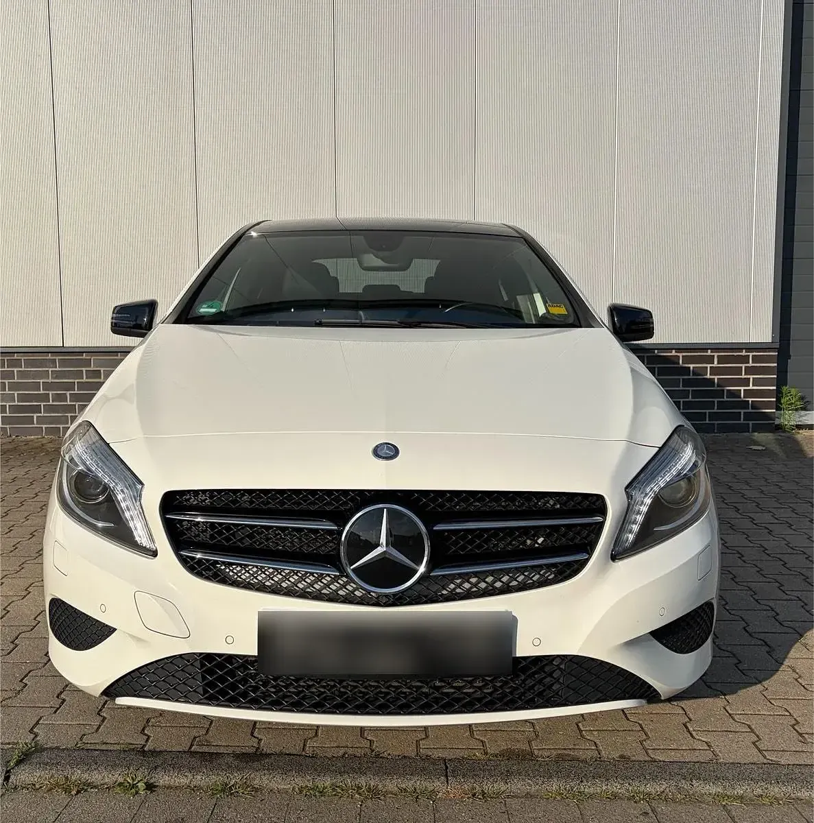 Gebraucht Mercedes A180 Urban 122 PS (89 kW) 2014 Weiß Kleinwagen