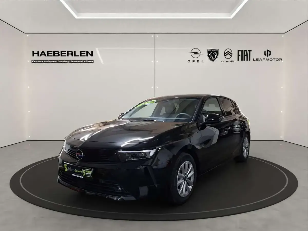 Gebraucht Opel Astra Edition 110 PS (80 kW) 2024 Karbon schwarz (metallic) Kleinwagen