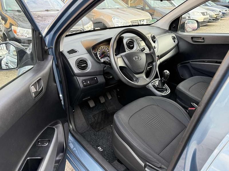 Gebraucht Hyundai i10 Classic 67 PS (49 kW) 2017 Aqua sparkling / met Kleinwagen