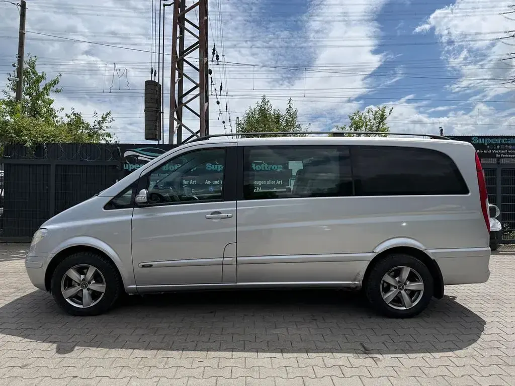 Gebraucht Mercedes Viano 109 PS (80 kW) 2004 Silber Van / Kleinbus