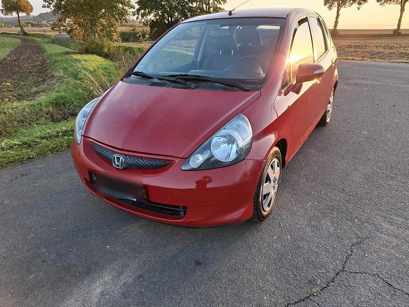Rot Gebraucht 2005 Honda Jazz Kleinwagen | 3.399 € (Fairer Preis) - Bild 1/4