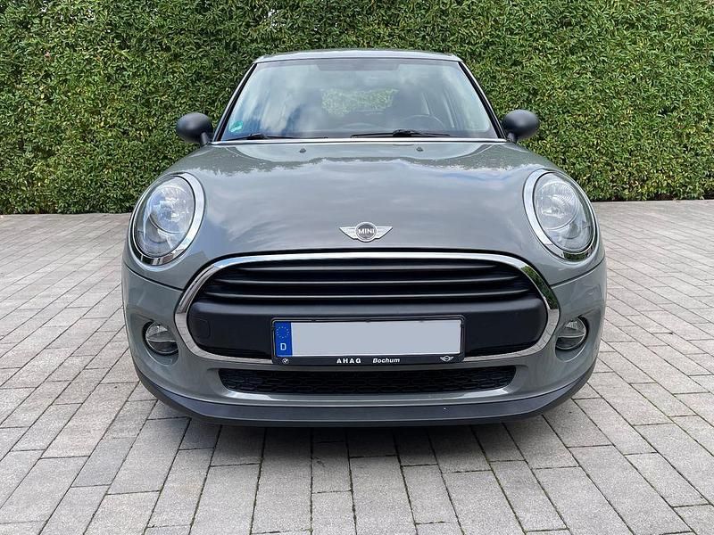 Grau Gebraucht 2018 Mini One D Kleinwagen | 10.900 € (Fairer Preis) - Bild 1/4