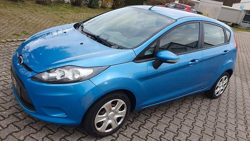 Gebraucht Ford Fiesta Trend 82 PS (60 kW) 2011 Blau Kleinwagen