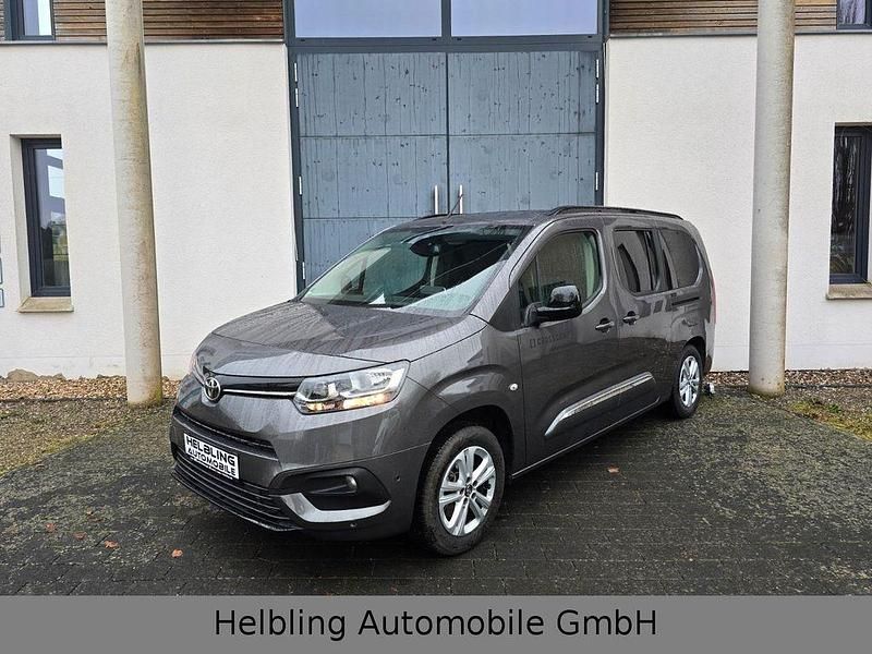Grau Gebraucht 2024 Toyota Proace Verso City Kombi | 29.980 € (Fairer Preis) - Bild 1/4