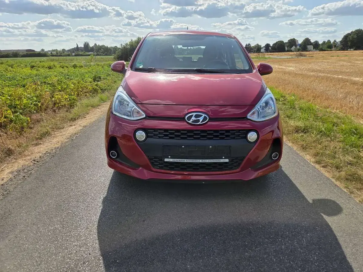 Gebraucht Hyundai i10 67 PS (49 kW) 2017 Rot Kleinwagen