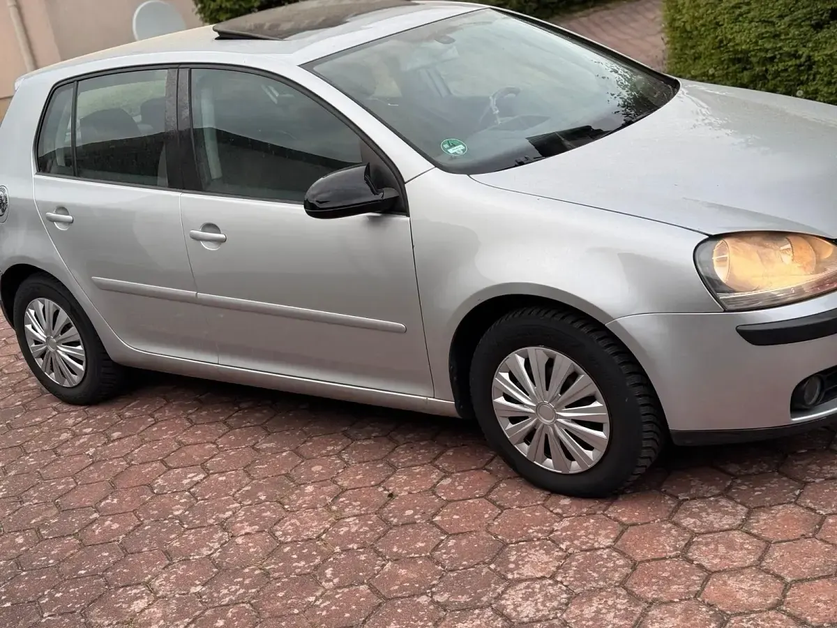 Gebraucht VW Golf V 140 PS (102 kW) 2005 Grau Kleinwagen