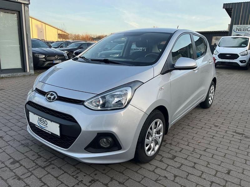 Gebraucht Hyundai i10 Style 87 PS (63 kW) 2016 Silber Kleinwagen