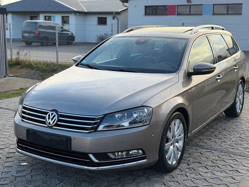 Gebraucht VW Passat Highline 177 PS (130 kW) 2013 Gold Kombi