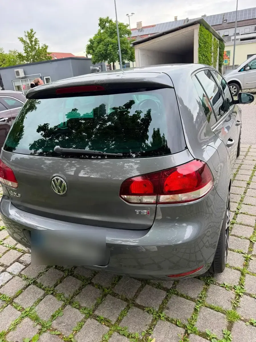 Gebraucht VW Golf VI 122 PS (89 kW) 2010 Grau Kleinwagen