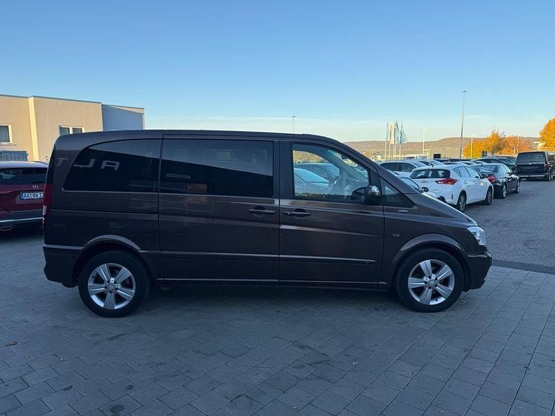 Gebraucht Mercedes Viano 224 PS (164 kW) 2012 Braun Van / Kleinbus