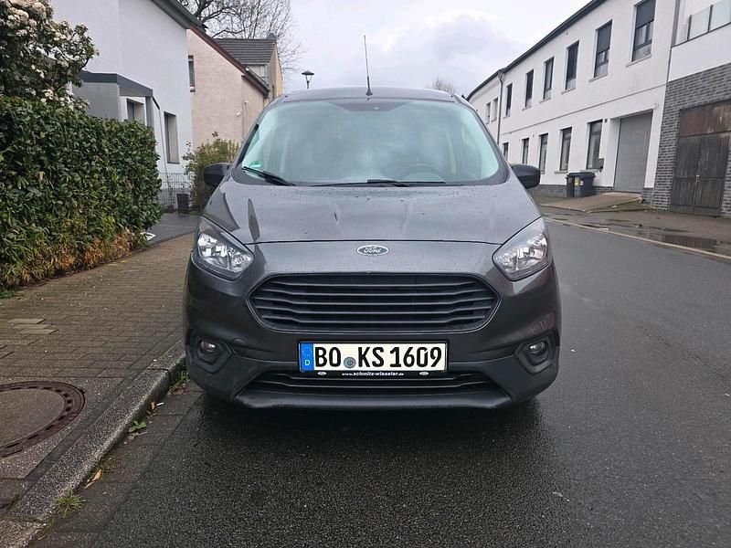 Gebraucht Ford Transit Trend 101 PS (74 kW) 2018 Braun Van / Kleinbus
