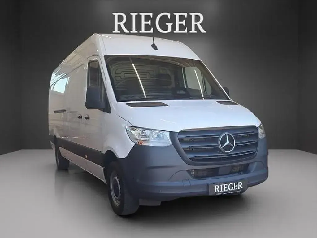 Gebraucht Mercedes Sprinter 170 PS (125 kW) 2025 Arktikweiß Van