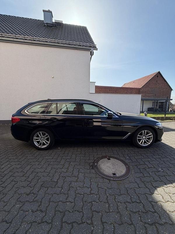 Gebraucht BMW 520 190 PS (139 kW) 2019 Schwarz Kombi