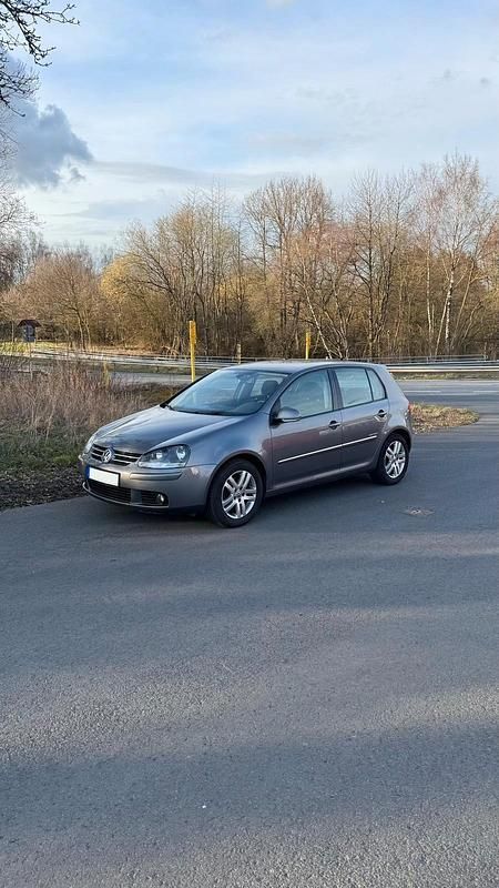 Grau Gebraucht 2009 VW Golf VI Edition Kleinwagen | 3.390 € (Superpreis) - Bild 1/4