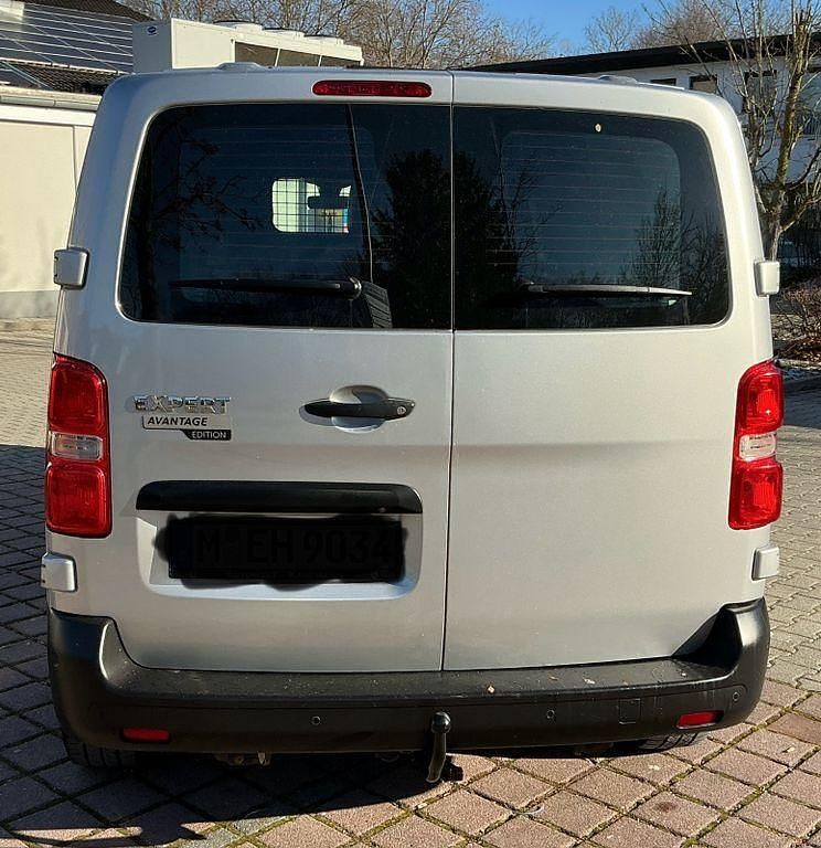 Gebraucht Peugeot Expert 136 PS (100 kW) 2018 Silber Van